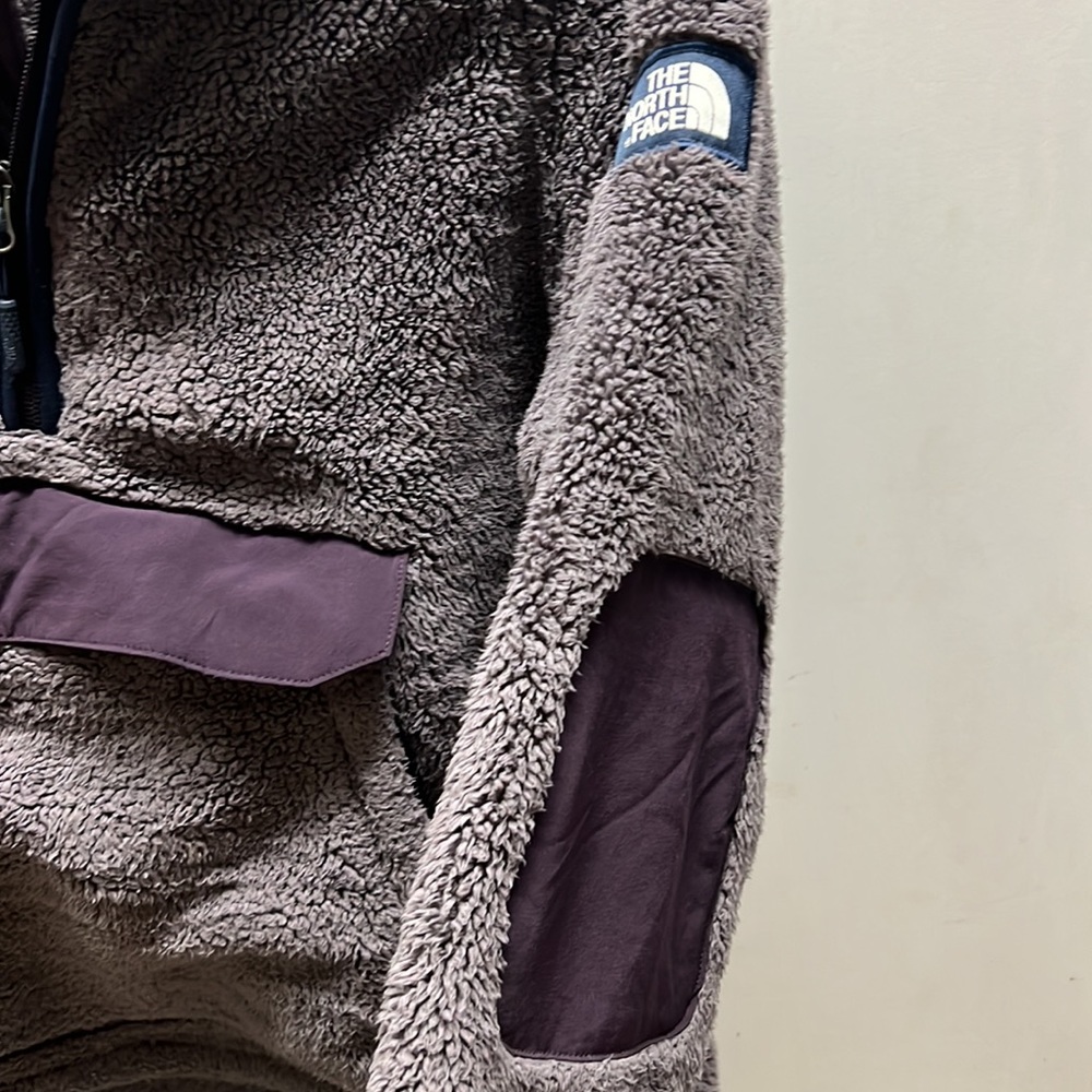 North face sweater - Picture 6 of 6